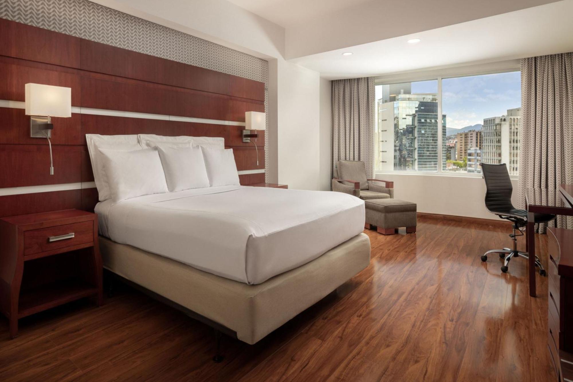 Готель Jw Marriott Кіто Екстер'єр фото
